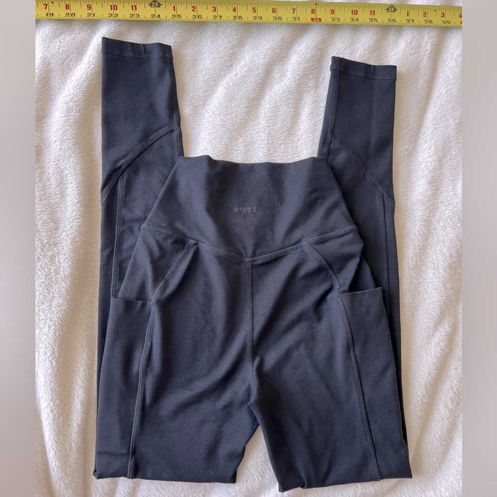 Black stori leggings